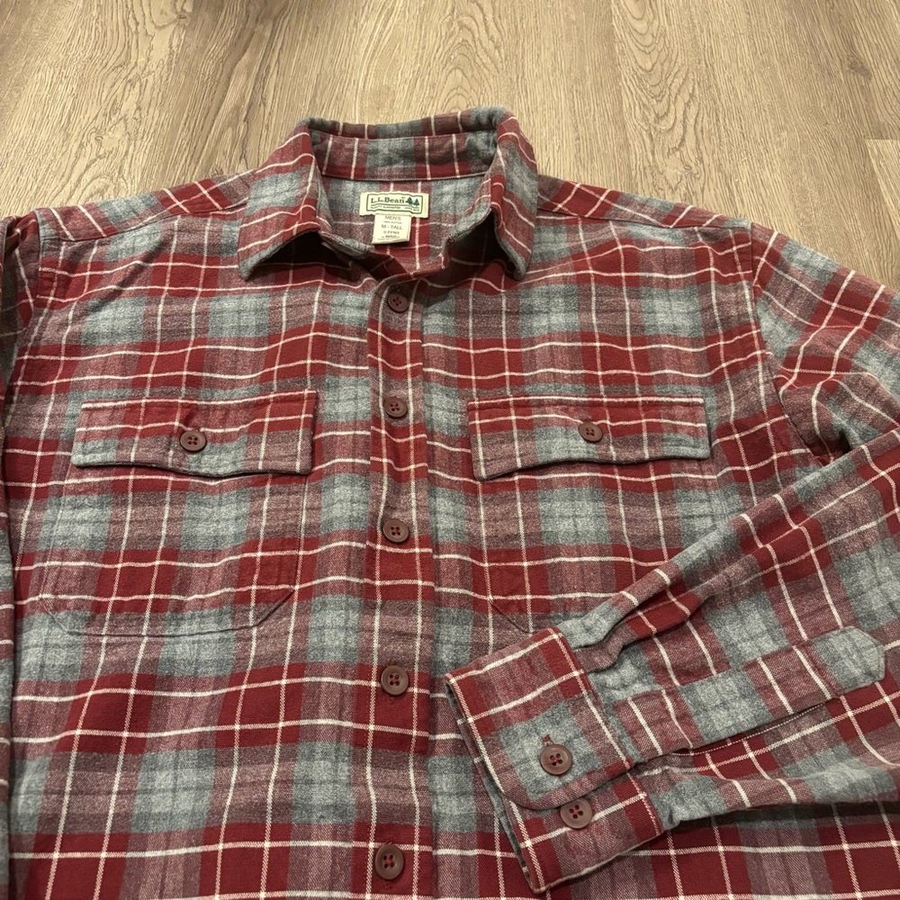 L.L. Bean Chamois Cloth Plaid Shacket Button Gray‎ Red Fit Men’s Medium Tall - Picture 3 of 3